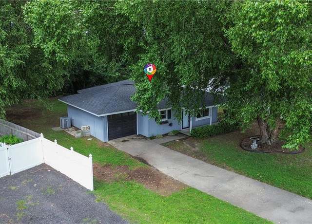 Property at 3736 Burr Ln, Portsmouth, VA 23703, 3 beds, 2 baths
