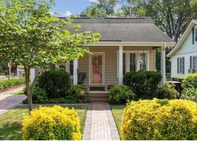 Property at 221 Locust Ave, Hampton, VA 23661, 3 beds, 1 bath