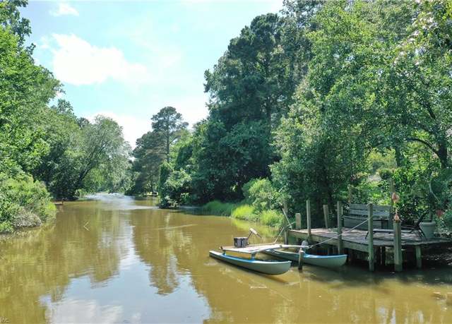 Property at 2816 Ashwood Dr, Chesapeake, VA 23321, 5 beds, 3.5 baths