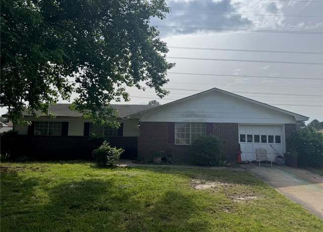Property at 3512 Maori Dr, Chesapeake, VA 23321, 4 beds, 2 baths