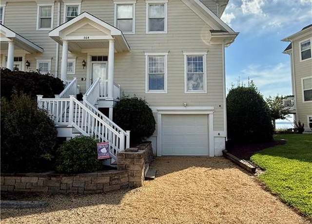 Property at 564 Riverside Dr, Lancaster, VA 22503, 4 beds, 4 baths