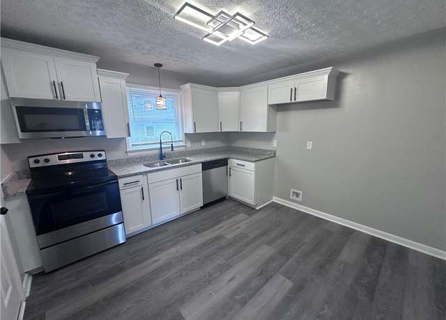 Property at 715 Milford Ave, Hampton, VA 23661, 3 beds, 1 bath