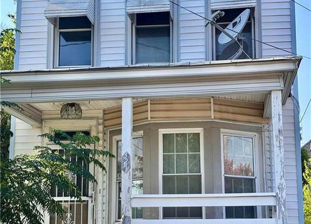 Property at 327 48th St, Newport News, VA 23607, 3 beds, 1.5 baths