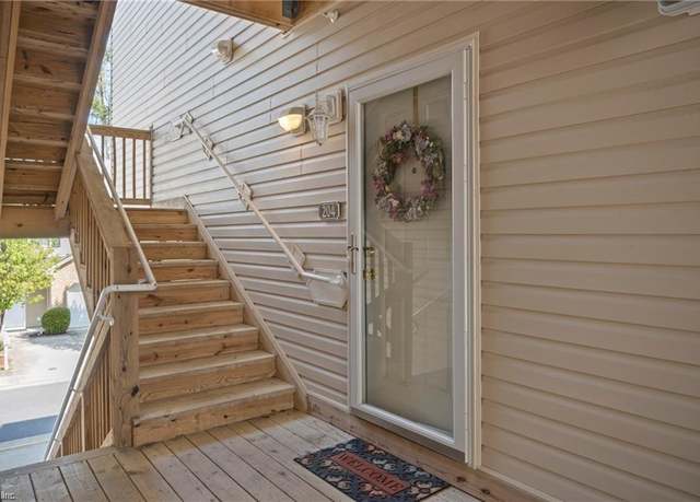 Property at 459 Old Colonial Way #204, Newport News, VA 23608, 3 beds, 2 baths