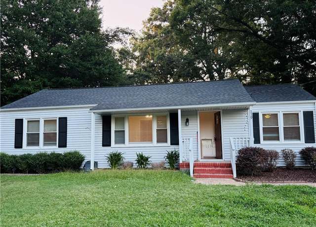 Property at 119 Menchville Rd, Newport News, VA 23602, 3 beds, 2.5 baths