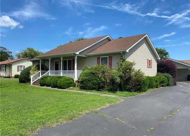 Property at 2016 Kilby Ln, Suffolk, VA 23434, 3 beds, 2 baths