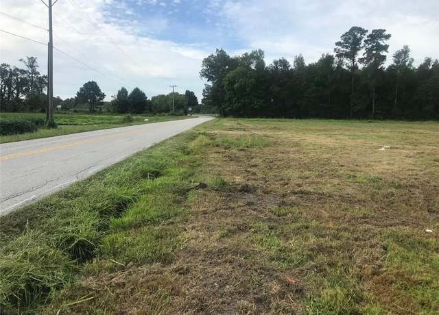 Property at 3 S Court St, Windsor, VA 23487