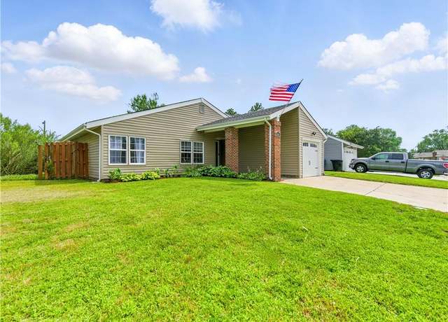Property at 3441 Daisy Cres, Virginia Beach, VA 23453, 3 beds, 2 baths