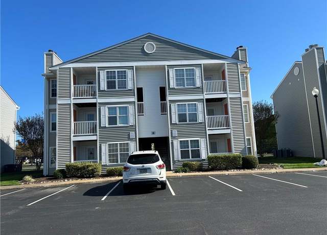 Property at 1891 Chantilly Ct, Virginia Beach, VA 23451, 2 beds, 2 baths