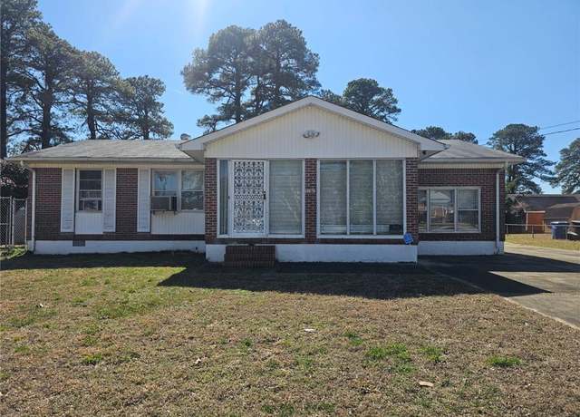 Property at 1207 Darren Dr, Portsmouth, VA 23701, 2 beds, 1.5 baths