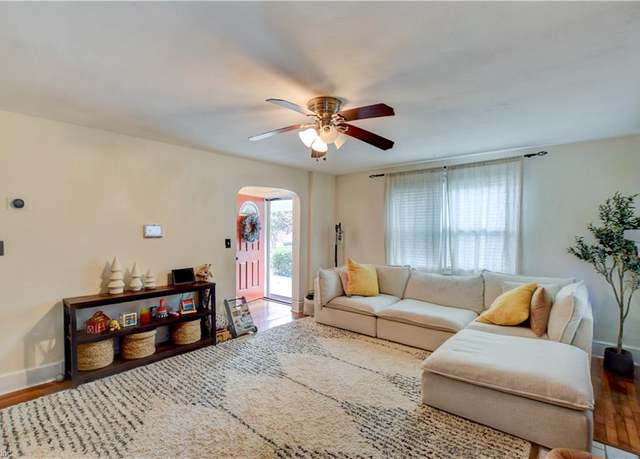 Property at 151 Lenox Ave, Norfolk, VA 23503, 3 beds, 2 baths