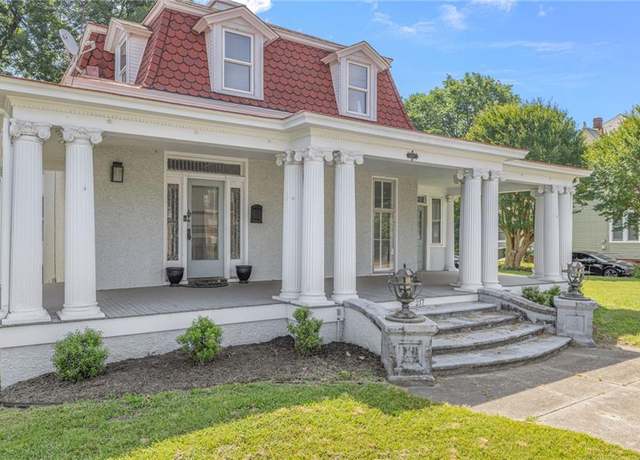 Property at 217 S Armistead Ave, Hampton, VA 23669, 4 beds, 3 baths