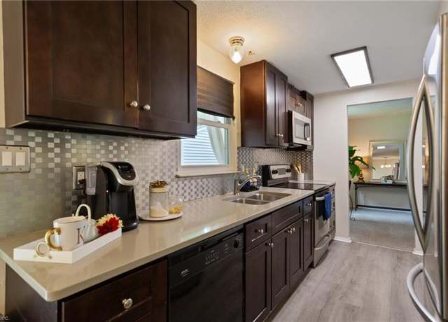 Property at 1420 Hardy Cash Dr, Hampton, VA 23666, 3 beds, 1.5 baths