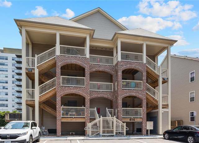 Property at 414 Delaware Ave #223, Norfolk, VA 23508, 2 beds, 2 baths