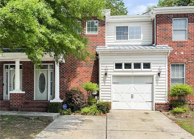 Property at 1004 Christiana Cir, Portsmouth, VA 23703, 3 beds, 2.5 baths
