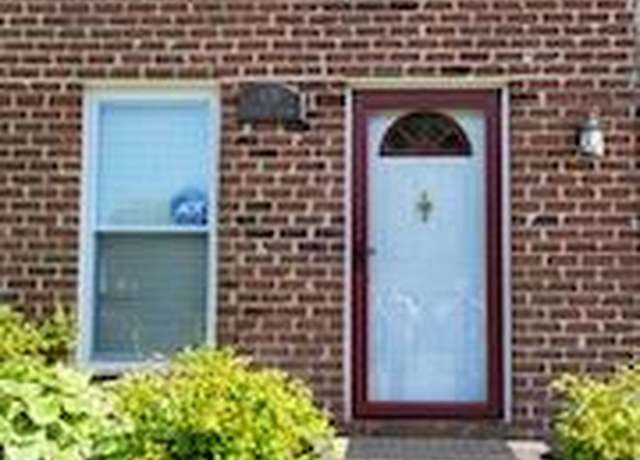 Property at 620 Chancery Sq, Virginia Beach, VA 23452, 3 beds, 2.5 baths