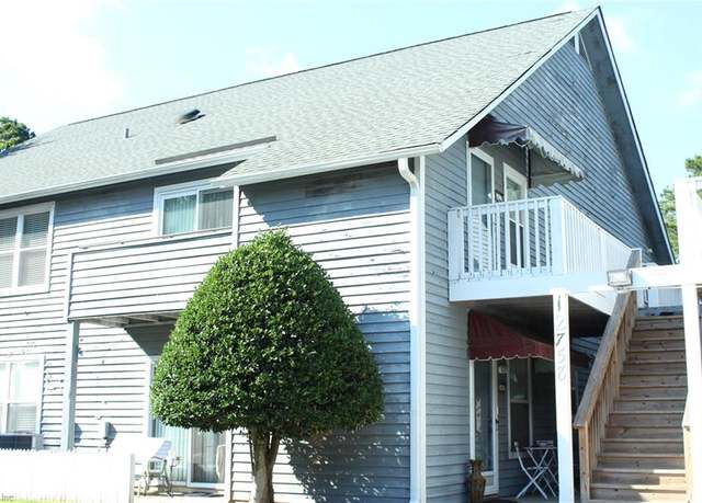 Property at 12758 Saint James Pl Unit C, Newport News, VA 23602, 2 beds, 2 baths