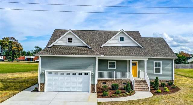 Photo of 107 Lakewood Dr, Suffolk, VA 23434