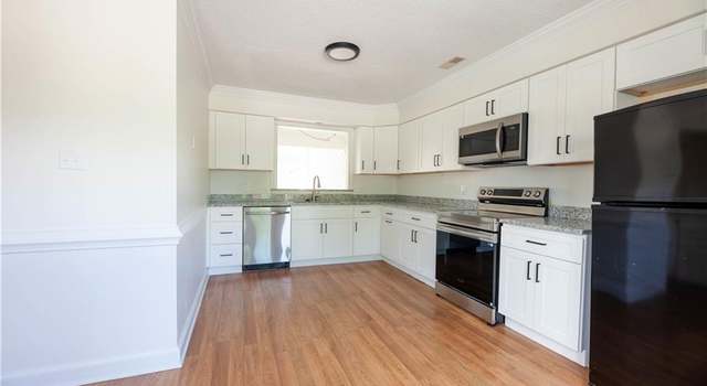 Photo of 686 Lord Dunmore Dr, Virginia Beach, VA 23464