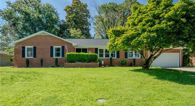 Photo of 2028 Hickorywood Dr, Suffolk, VA 23434