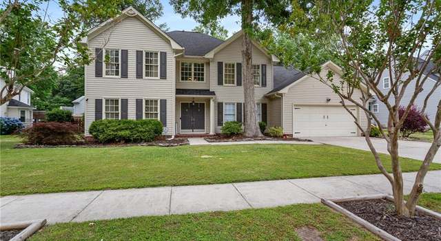 Photo of 2820 Crossings Dr, Chesapeake, VA 23321