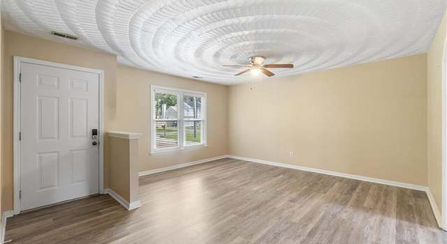 Photo of 572 Boston Ave, Chesapeake, VA 23322