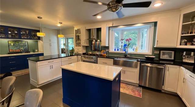 Photo of 301 Thole St, Norfolk, VA 23505