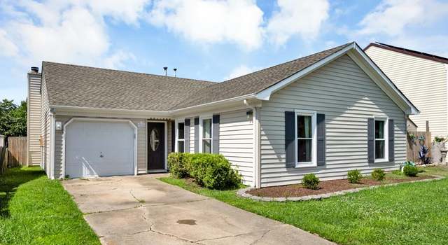 Photo of 3216 Winterberry Ln, Virginia Beach, VA 23453