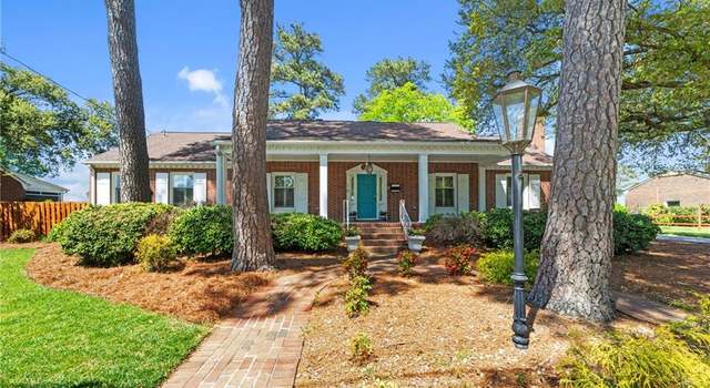 Photo of 10 Eagle Point Rd, Hampton, VA 23669