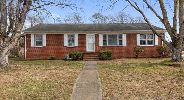 Photo of 1233 Willowbrook Dr, Suffolk, VA 23434