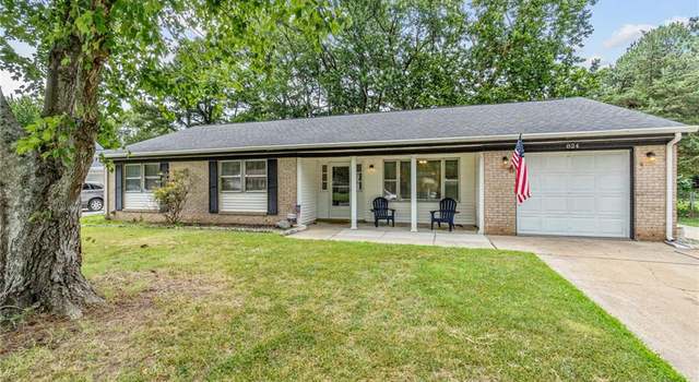 Photo of 824 Saint James Dr, Virginia Beach, VA 23455
