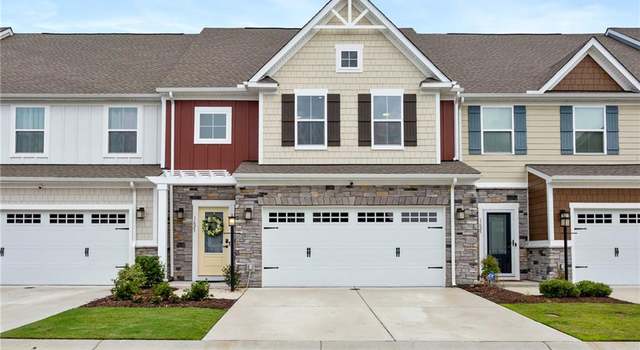 Photo of 1623 Catbird Ln, Chesapeake, VA 23323