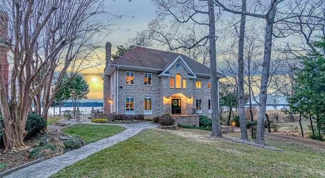Photo of 3 Island View Dr, Newport News, VA 23602