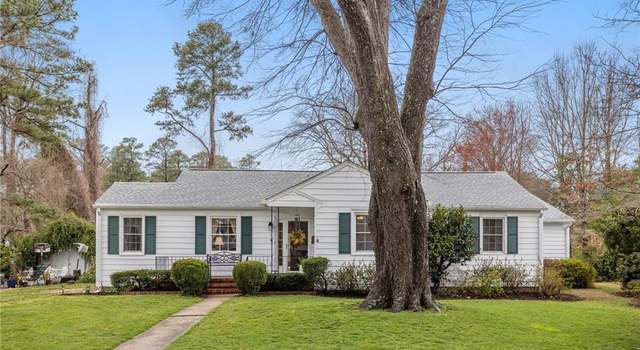 Photo of 11 W Commodore Dr, Newport News, VA 23601