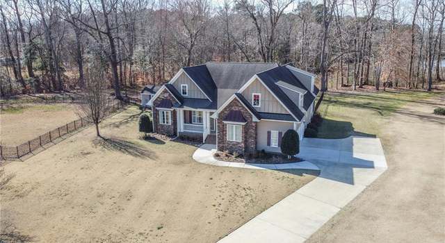 Photo of 303 Bridlewood Ln, Suffolk, VA 23434