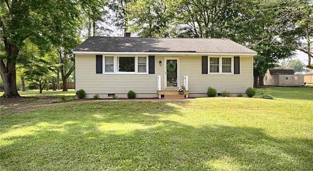 Photo of 7284 Farinholt St, Gloucester, VA 23061
