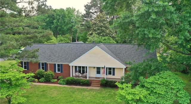 Photo of 1305 Oak Ridge Dr, Chesapeake, VA 23322
