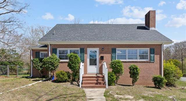 Photo of 15 Darlene Ln, Newport News, VA 23608