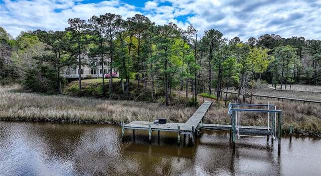 Photo of 302 Marsh View Ct, Carrollton, VA 23314