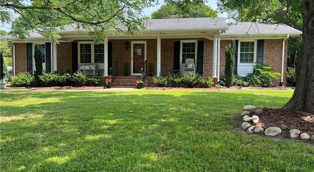 Photo of 432 Crescent Dr, Franklin, VA 23851