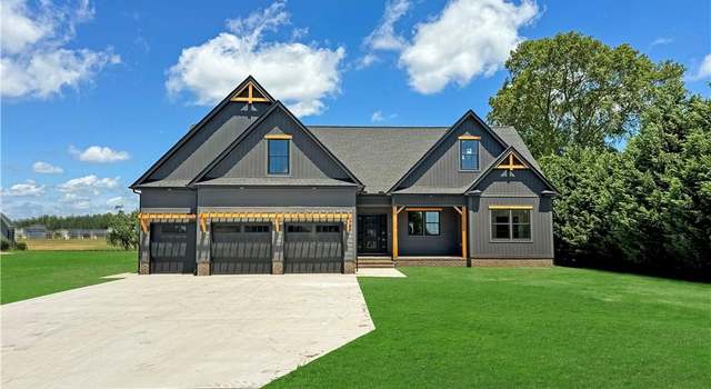 Photo of 122 Grandview Dr, Elizabeth City, NC 27907