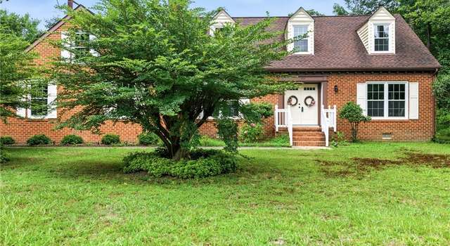 Property at 112 Farmington Blvd, Hampton, VA 23666, 4 beds, 3.5 baths