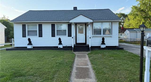 Photo of 1828 N Lakeland Dr, Norfolk, VA 23518