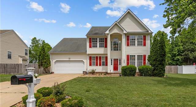 Photo of 1002 Sawtooth Dr, Suffolk, VA 23434
