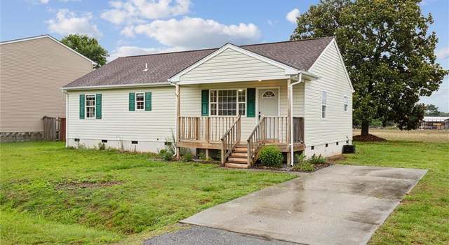 Photo of 124 Birch Ln, Suffolk, VA 23432