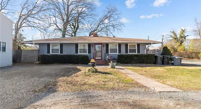 Photo of 341 Algonquin Rd, Hampton, VA 23661