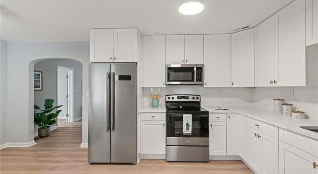 Photo of 8016 W Glen Rd, Norfolk, VA 23505