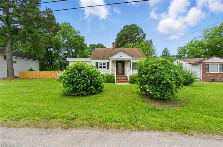 Photo of 3013 Smithfield Rd Portsmouth, VA 23702