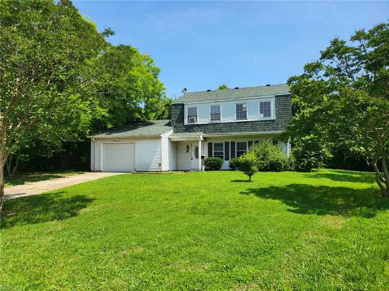 Photo of 108 Briar Dr Hampton, VA 23661