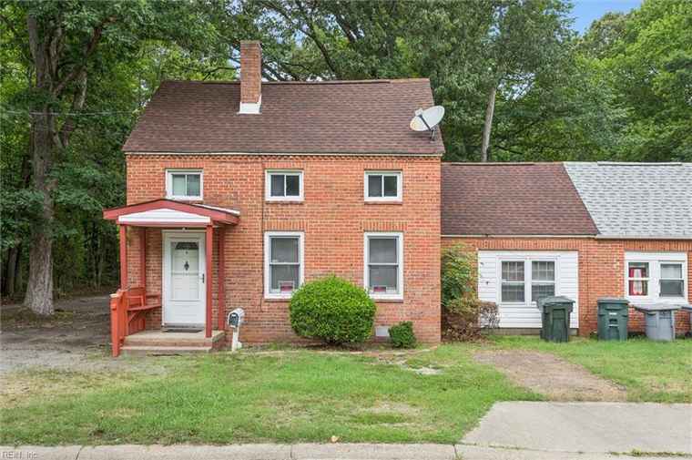 Photo of 7 W Lewis Rd Hampton, VA 23666
